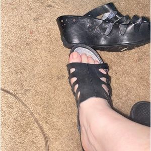 TSUBO Black Sirona Platform Slip-On Wedge  size 9